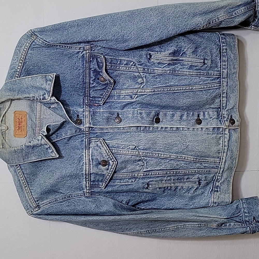 Levis 70506 0214‎ Vintage 90s Denim Trucker Jacket Made in USA Light Wash 42R